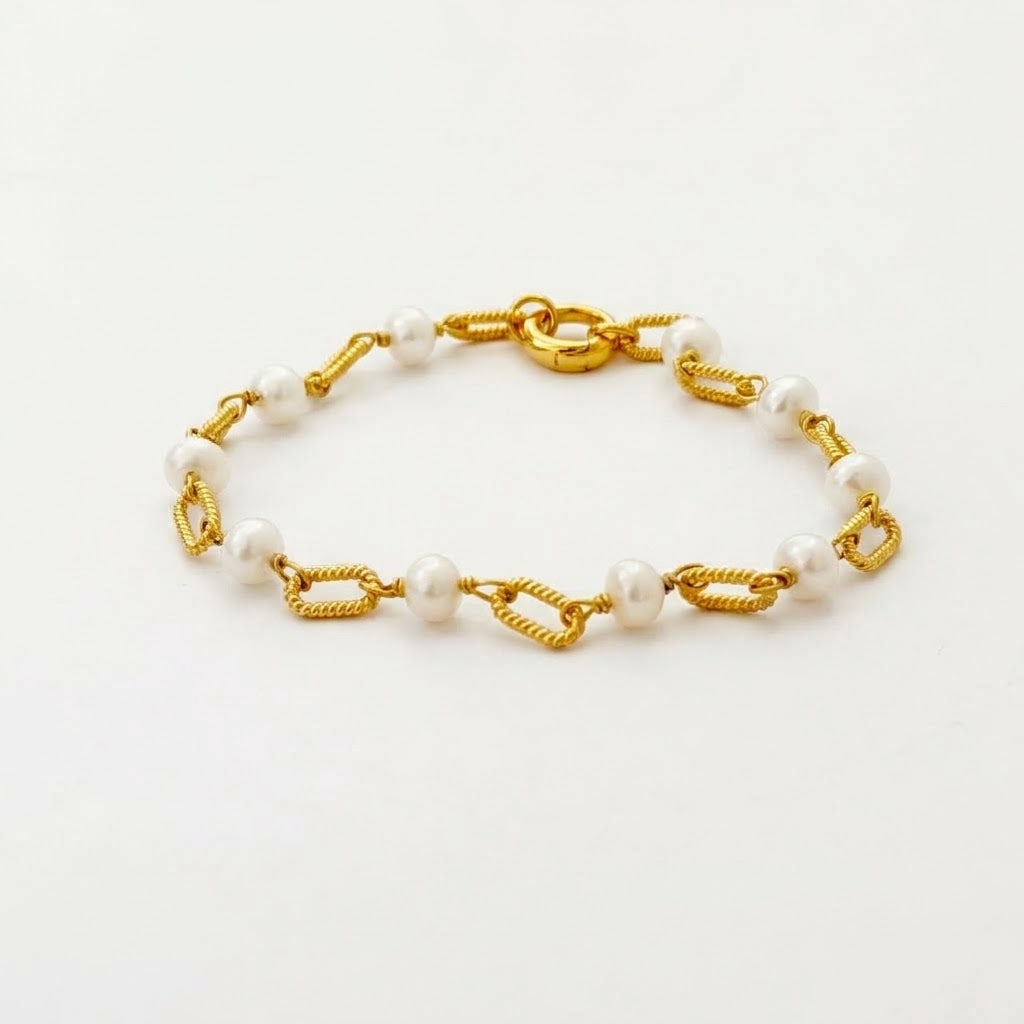 Pearl and Chain Link Bracelet