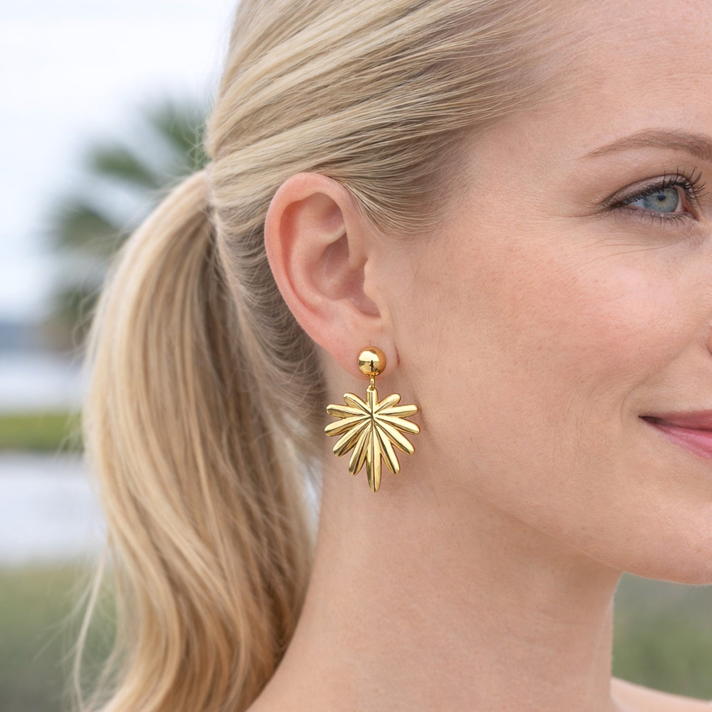 Signature Palm Post Earrings- Medium