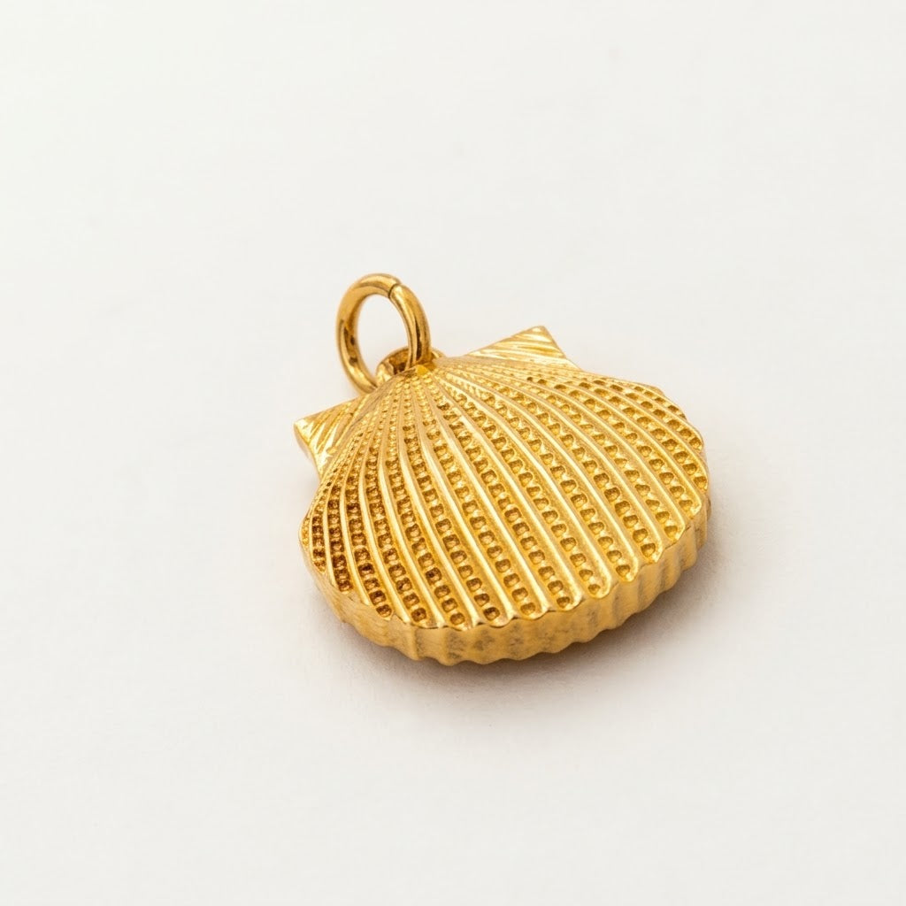Scallop shell Charm- Small