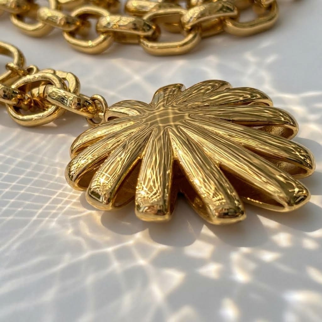 Hollow Palm pendant Necklace